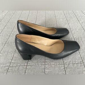 NATURALIZER Karina Black Leather Square Toe Block Heel Pumps Women 7.5 NWOT